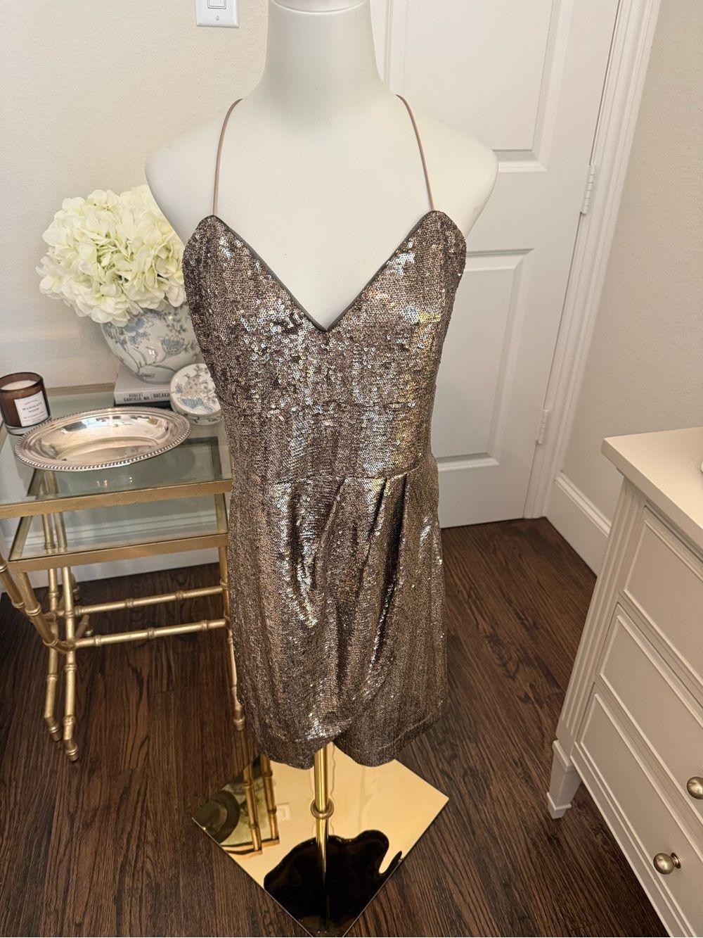Parker Black Gold Sequins Cocktail Dress
DD12